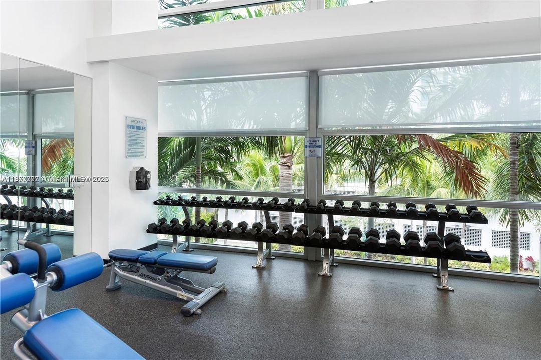 For Sale: $690,000 (1 beds, 2 baths, 1214 Square Feet)