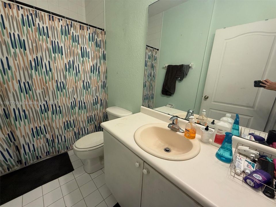 待售: $194,900 (2 贝兹, 2 浴室, 914 平方英尺)