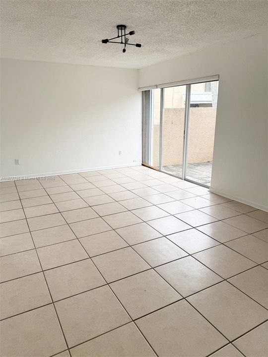 En Venta: $299,000 (2 camas, 1 baños, 1025 Pies cuadrados)