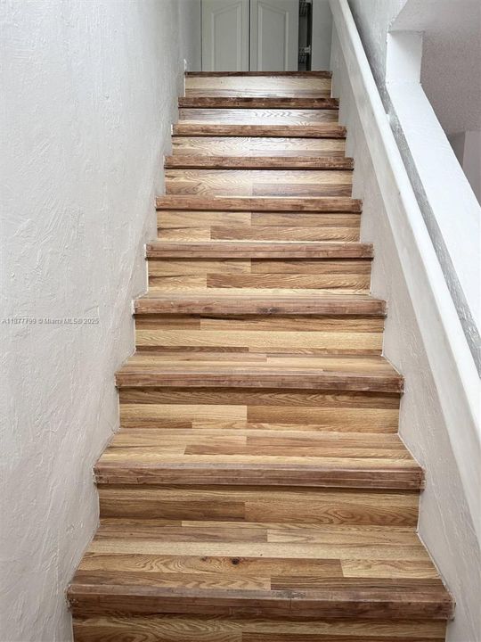 En Venta: $299,000 (2 camas, 1 baños, 1025 Pies cuadrados)