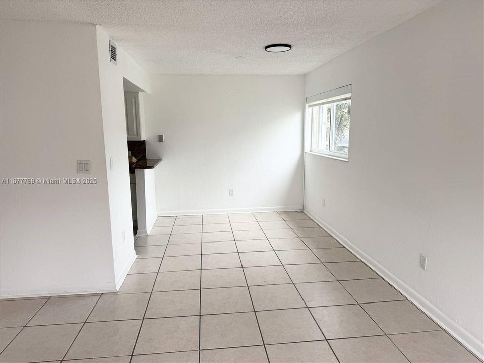 En Venta: $299,000 (2 camas, 1 baños, 1025 Pies cuadrados)