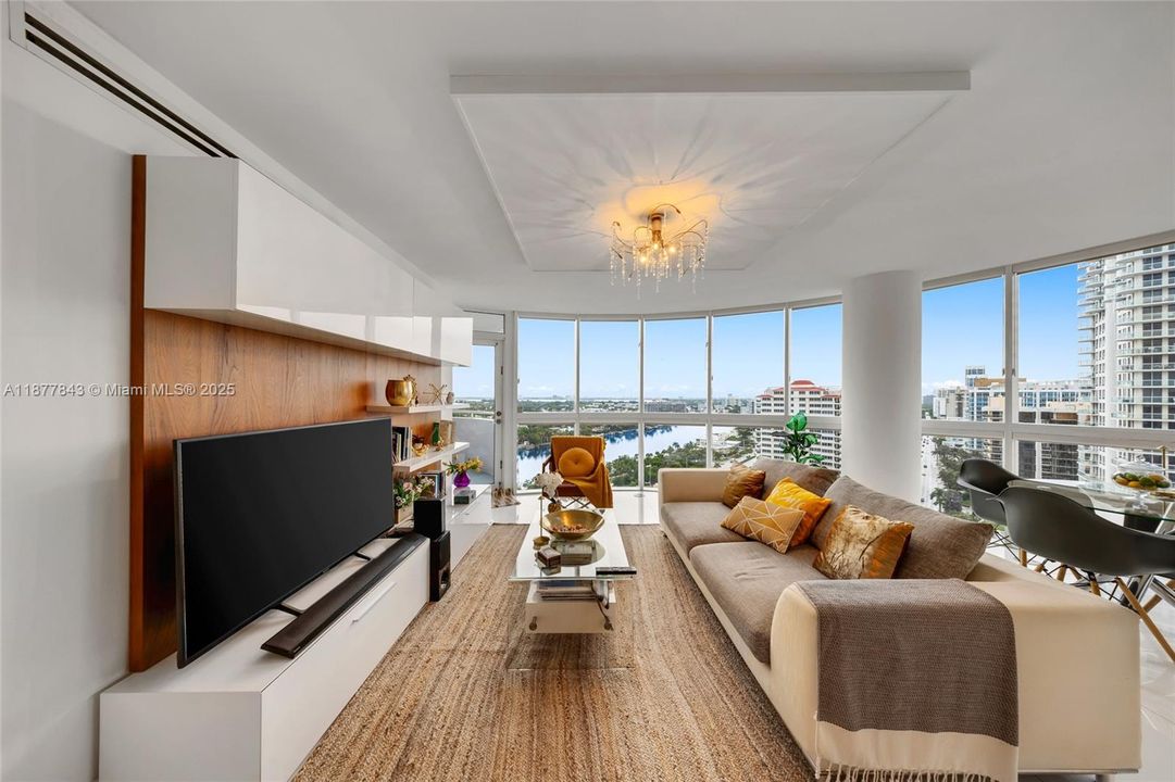 En Venta: $1,250,000 (2 camas, 2 baños, 1340 Pies cuadrados)