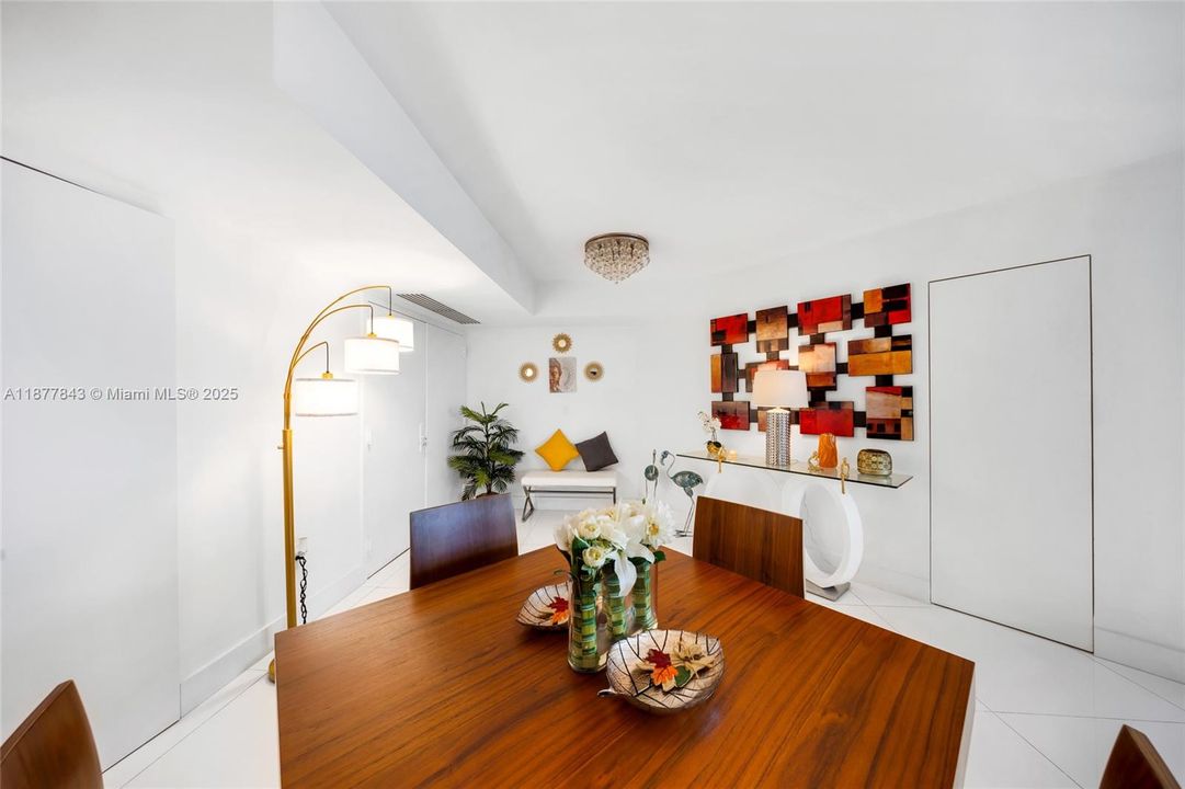 En Venta: $1,250,000 (2 camas, 2 baños, 1340 Pies cuadrados)