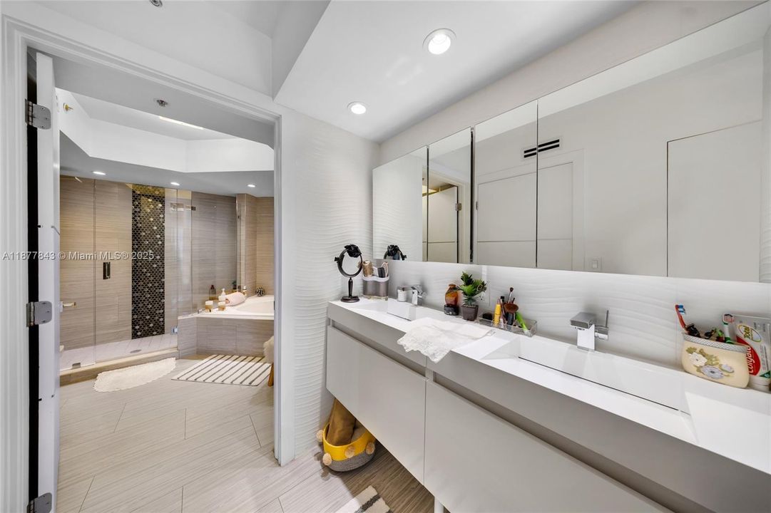 En Venta: $1,250,000 (2 camas, 2 baños, 1340 Pies cuadrados)