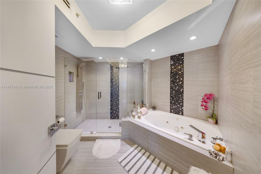 En Venta: $1,250,000 (2 camas, 2 baños, 1340 Pies cuadrados)