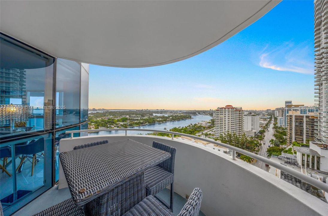 En Venta: $1,250,000 (2 camas, 2 baños, 1340 Pies cuadrados)