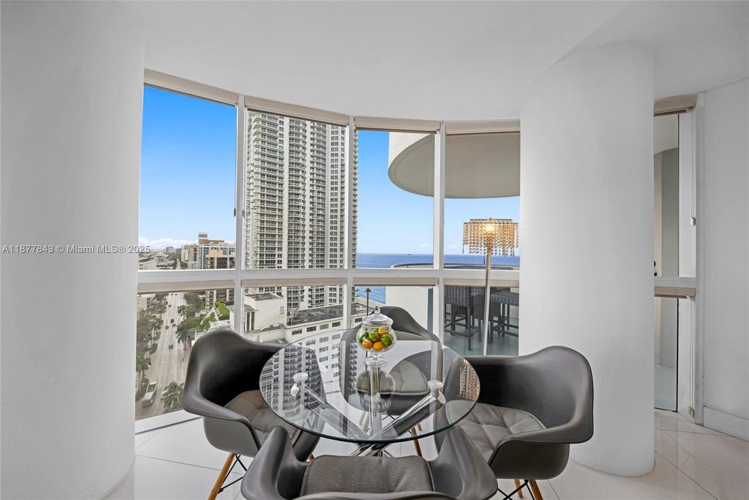 En Venta: $1,250,000 (2 camas, 2 baños, 1340 Pies cuadrados)