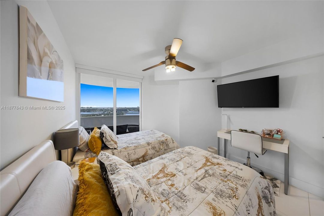 En Venta: $1,250,000 (2 camas, 2 baños, 1340 Pies cuadrados)