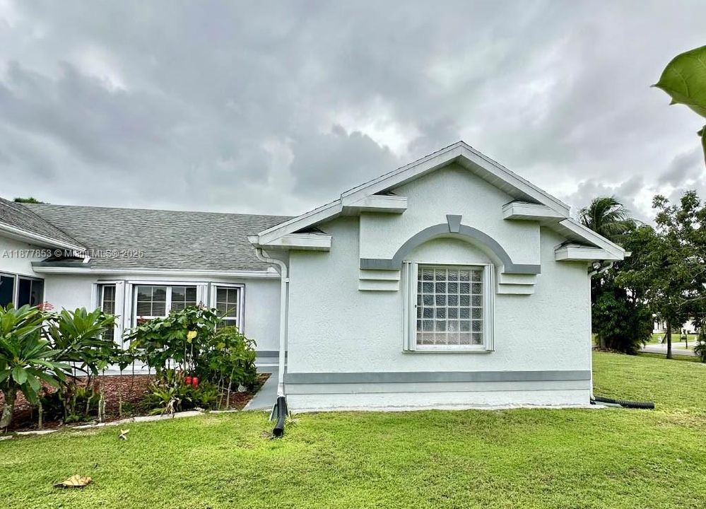 На продажу: $650,000 (3 спален, 2 ванн, 2643 Квадратных фут)