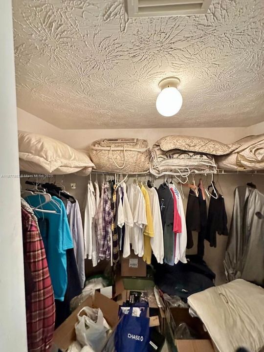 Closet 1