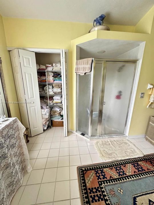 На продажу: $650,000 (3 спален, 2 ванн, 2643 Квадратных фут)