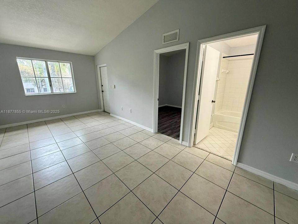 En Renta: $1,730 (2 camas, 2 baños, 815 Pies cuadrados)