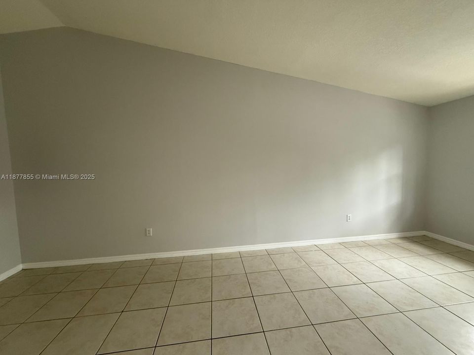 En Renta: $1,730 (2 camas, 2 baños, 815 Pies cuadrados)