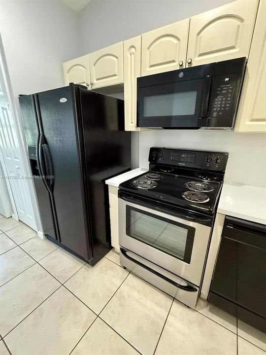 En Renta: $1,730 (2 camas, 2 baños, 815 Pies cuadrados)