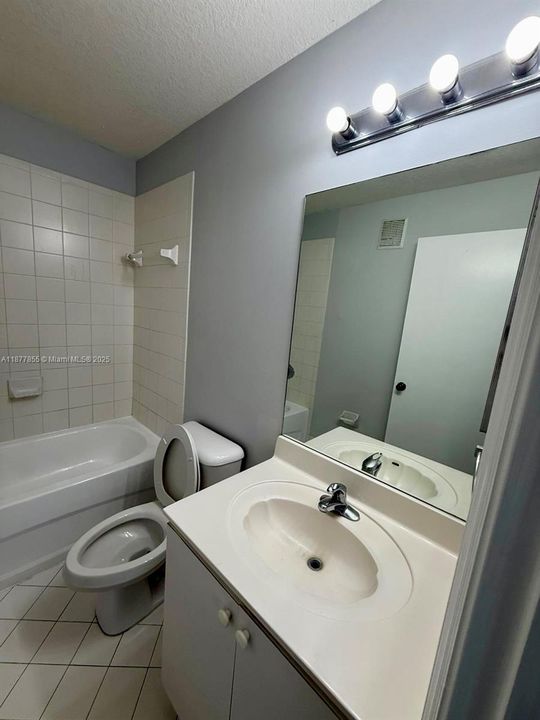 En Renta: $1,730 (2 camas, 2 baños, 815 Pies cuadrados)