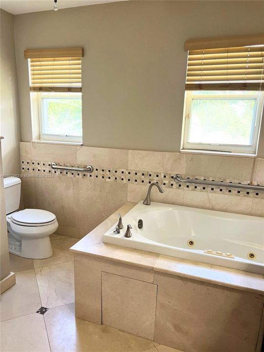 Active With Contract: $6,000 (4 beds, 2 baths, 2015 Square Feet)