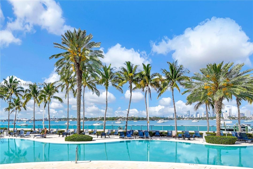 待售: $699,999 (2 贝兹, 2 浴室, 1072 平方英尺)