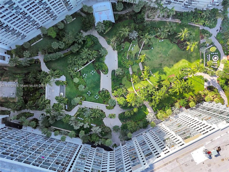 待售: $699,999 (2 贝兹, 2 浴室, 1072 平方英尺)