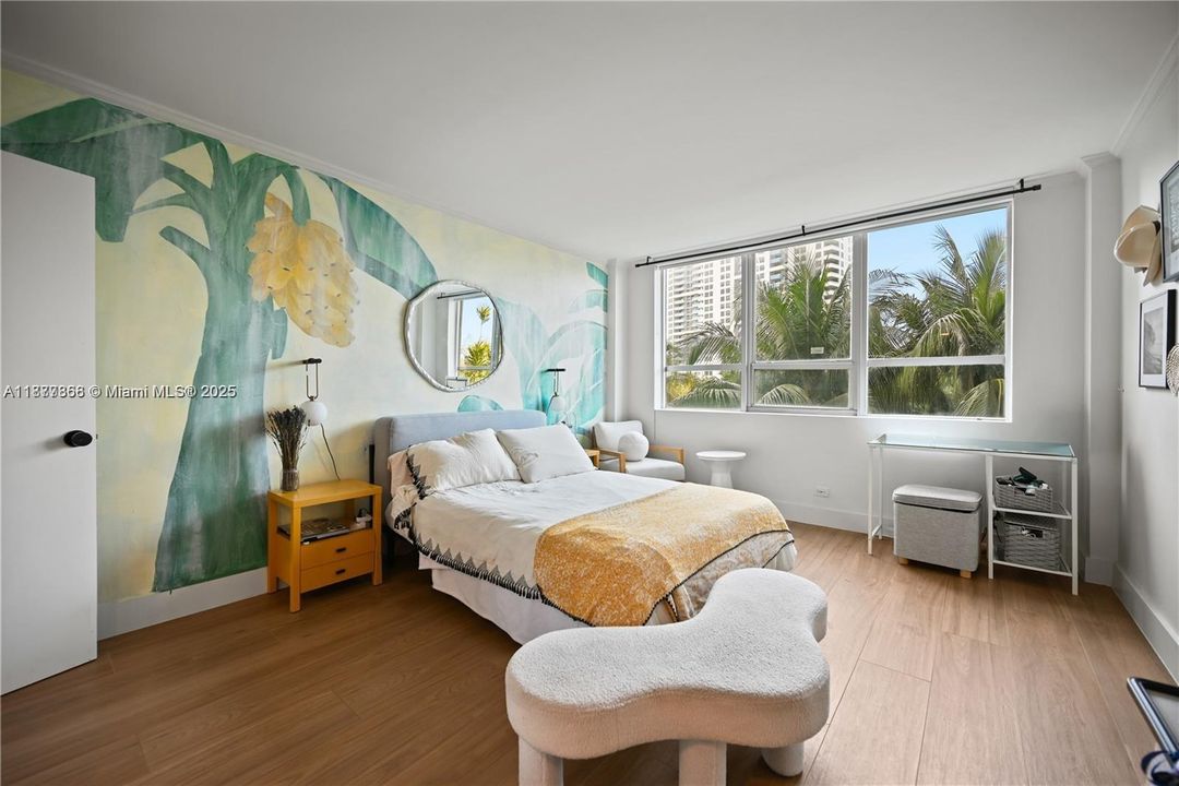 待售: $699,999 (2 贝兹, 2 浴室, 1072 平方英尺)