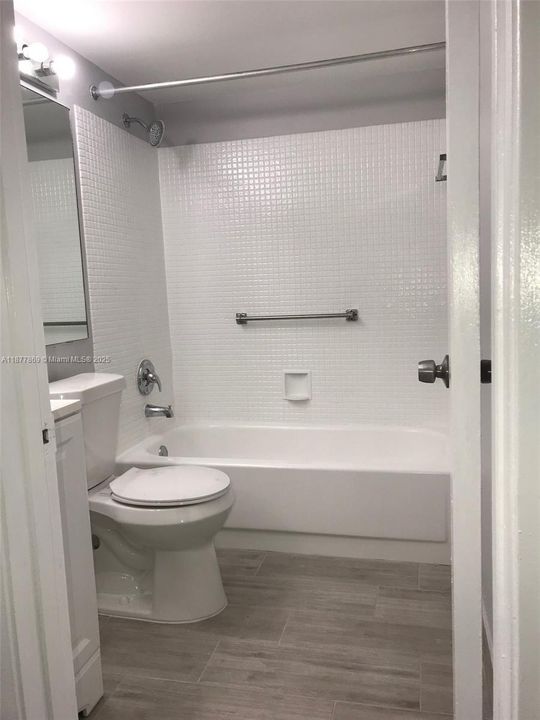 待售: $94,000 (1 贝兹, 1 浴室, 585 平方英尺)