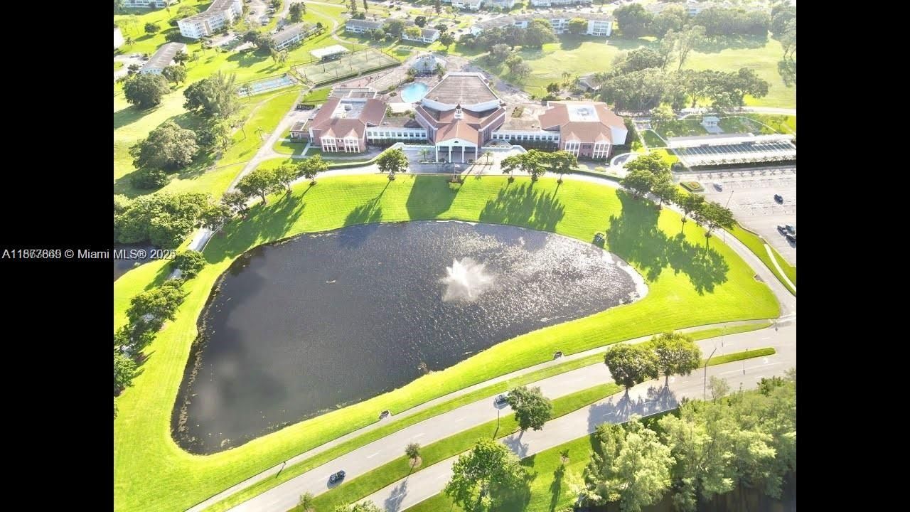 待售: $94,000 (1 贝兹, 1 浴室, 585 平方英尺)