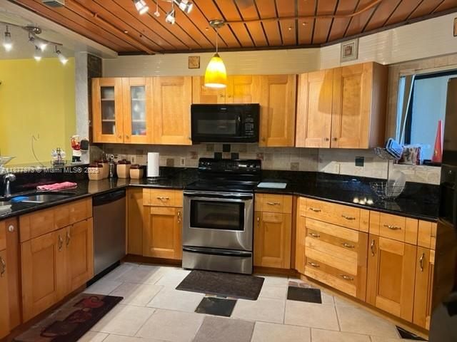 В аренду: $2,400 (2 спален, 2 ванн, 1180 Квадратных фут)