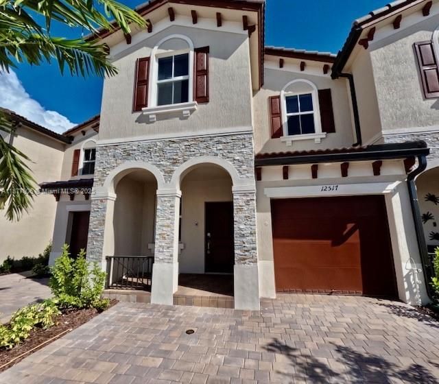 На продажу: $650,000 (3 спален, 2 ванн, 1827 Квадратных фут)