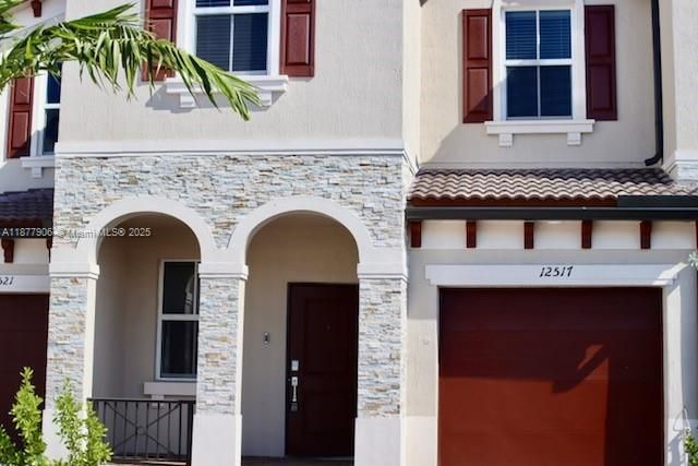 На продажу: $650,000 (3 спален, 2 ванн, 1827 Квадратных фут)