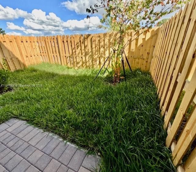 На продажу: $650,000 (3 спален, 2 ванн, 1827 Квадратных фут)