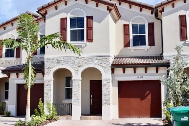 На продажу: $650,000 (3 спален, 2 ванн, 1827 Квадратных фут)