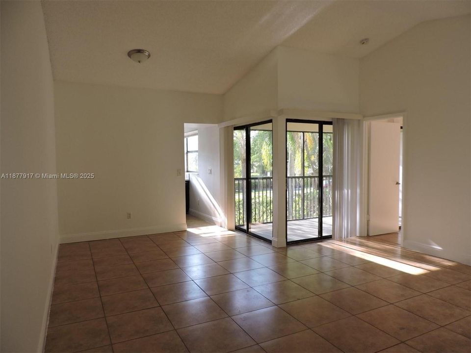 For Rent: $1,625 (1 beds, 1 baths, 685 Square Feet)