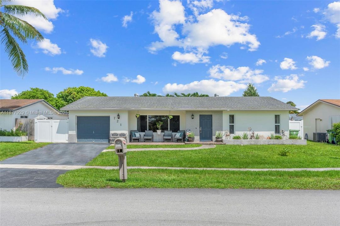 Недавно продано: $650,000 (4 спален, 2 ванн, 1857 Квадратных фут)