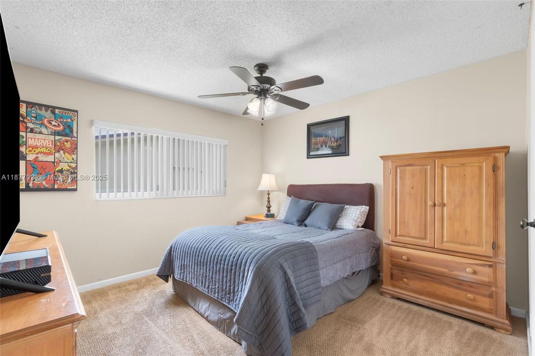 Недавно продано: $650,000 (4 спален, 2 ванн, 1857 Квадратных фут)