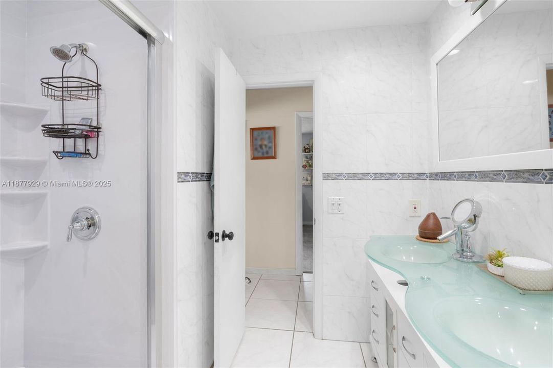 Недавно продано: $650,000 (4 спален, 2 ванн, 1857 Квадратных фут)