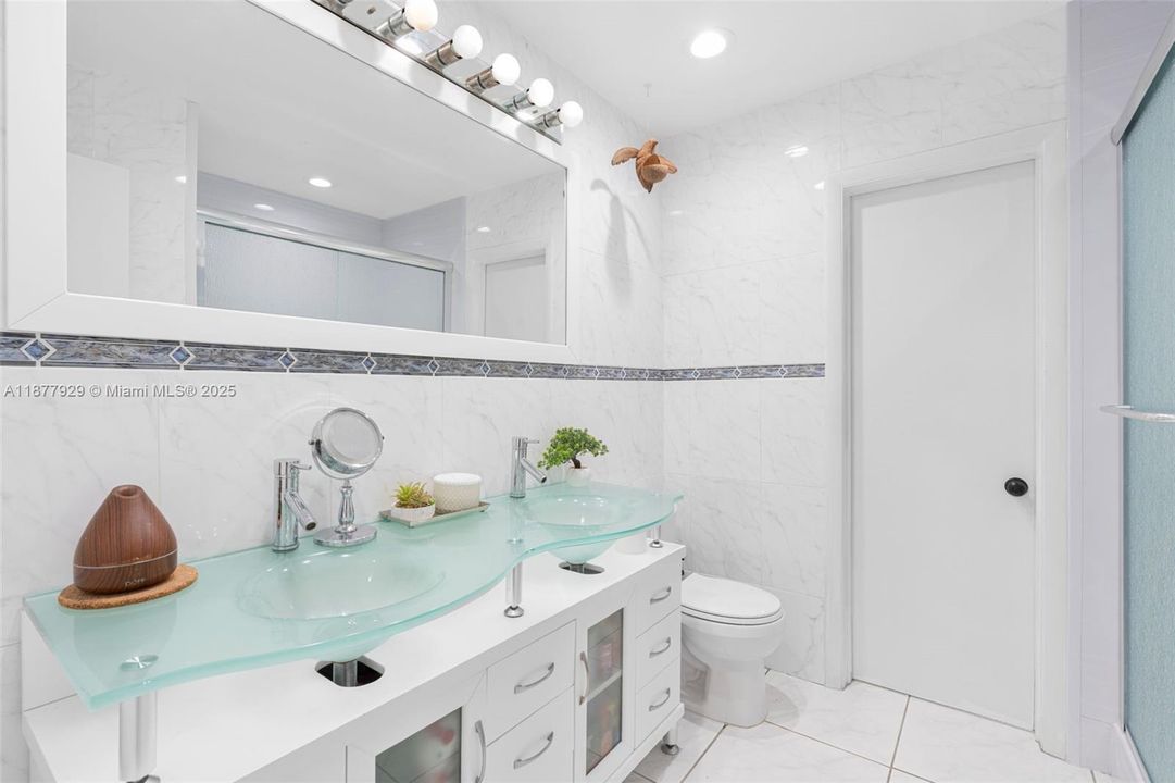 Недавно продано: $650,000 (4 спален, 2 ванн, 1857 Квадратных фут)