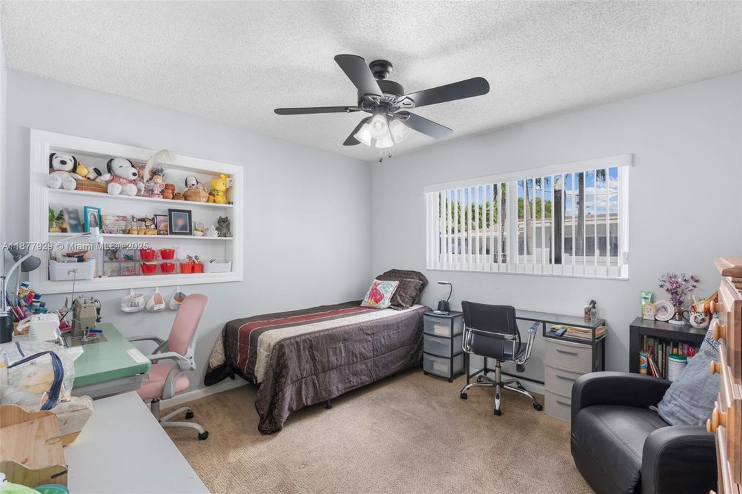 Недавно продано: $650,000 (4 спален, 2 ванн, 1857 Квадратных фут)