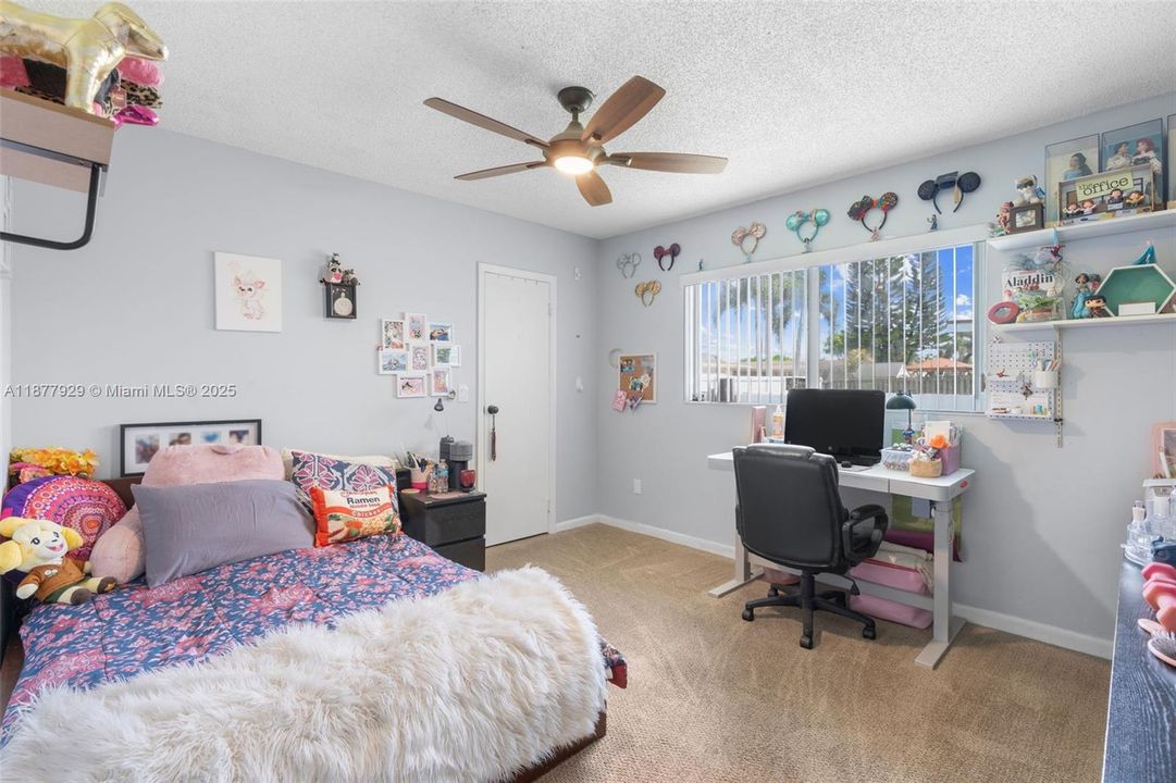 Недавно продано: $650,000 (4 спален, 2 ванн, 1857 Квадратных фут)