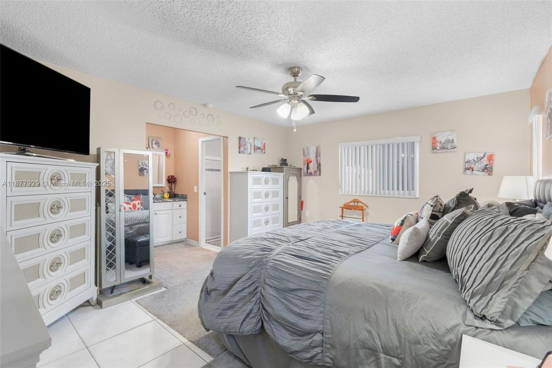 Недавно продано: $650,000 (4 спален, 2 ванн, 1857 Квадратных фут)