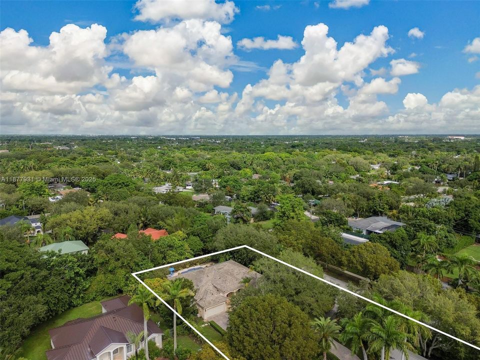 Activo con contrato: $1,424,000 (5 camas, 3 baños, 3267 Pies cuadrados)