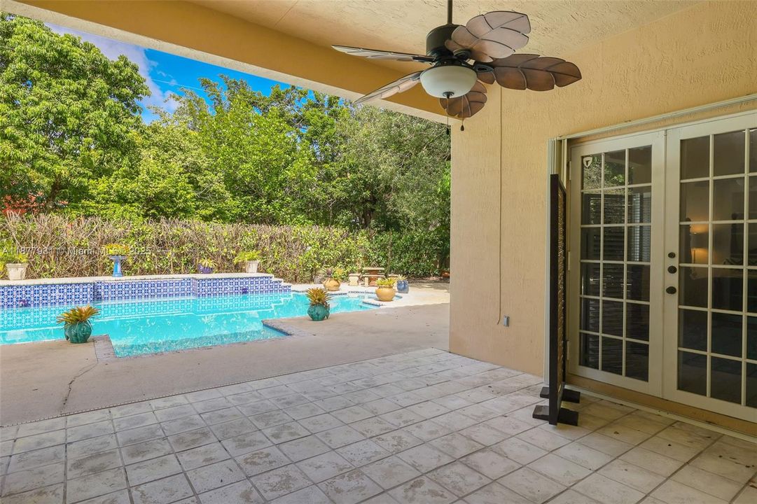 Activo con contrato: $1,424,000 (5 camas, 3 baños, 3267 Pies cuadrados)