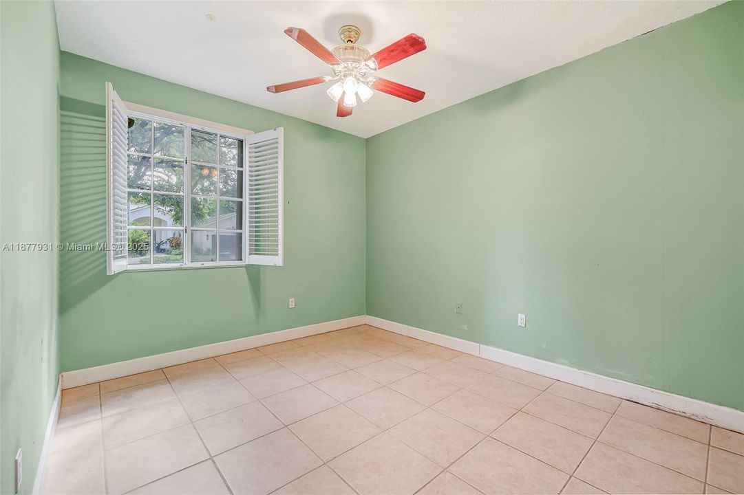 Activo con contrato: $1,424,000 (5 camas, 3 baños, 3267 Pies cuadrados)