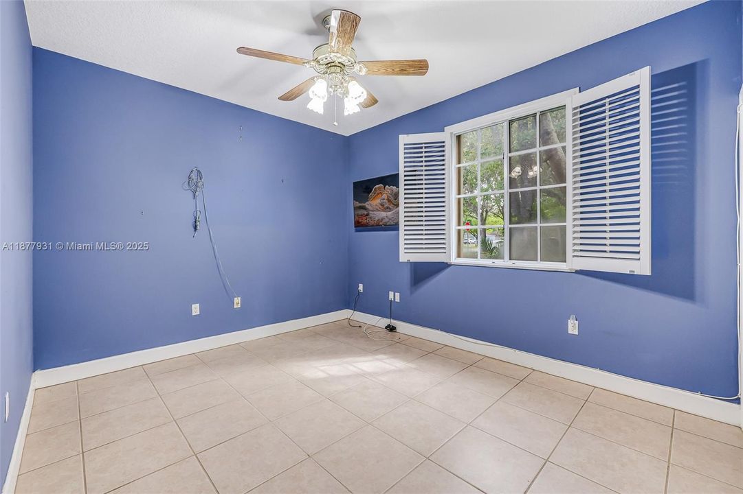 Activo con contrato: $1,424,000 (5 camas, 3 baños, 3267 Pies cuadrados)