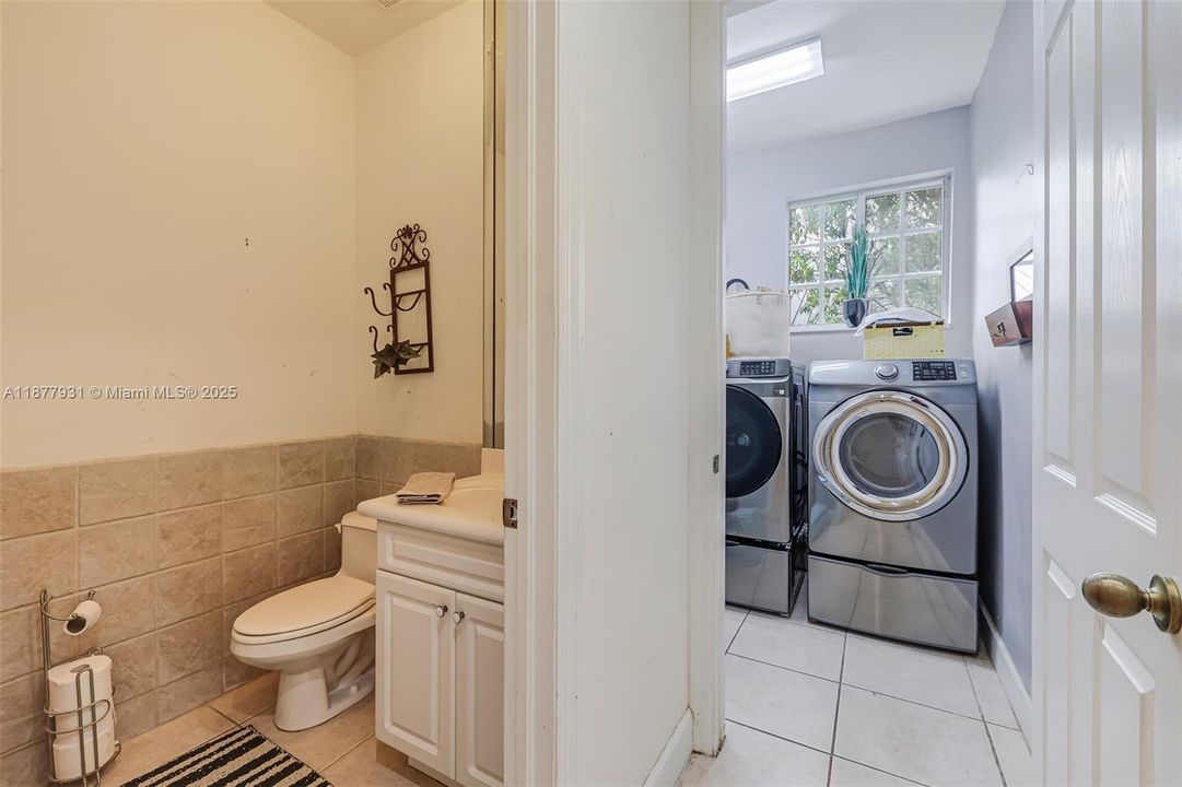 Activo con contrato: $1,424,000 (5 camas, 3 baños, 3267 Pies cuadrados)