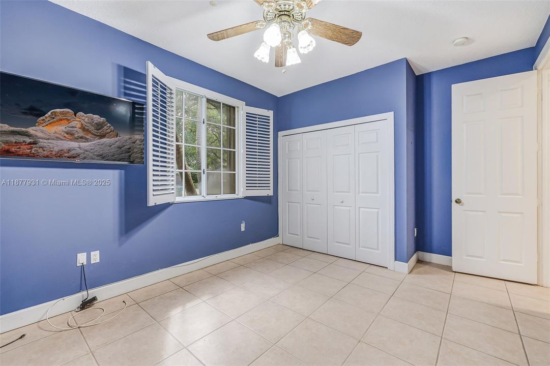 Activo con contrato: $1,424,000 (5 camas, 3 baños, 3267 Pies cuadrados)