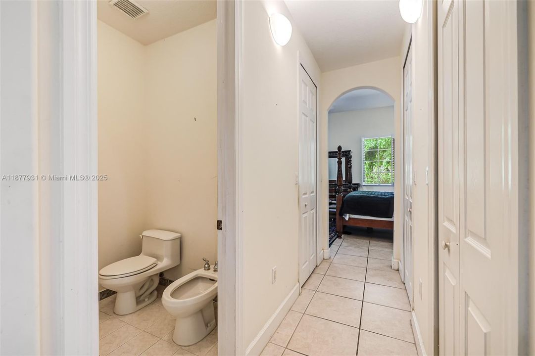 Activo con contrato: $1,424,000 (5 camas, 3 baños, 3267 Pies cuadrados)