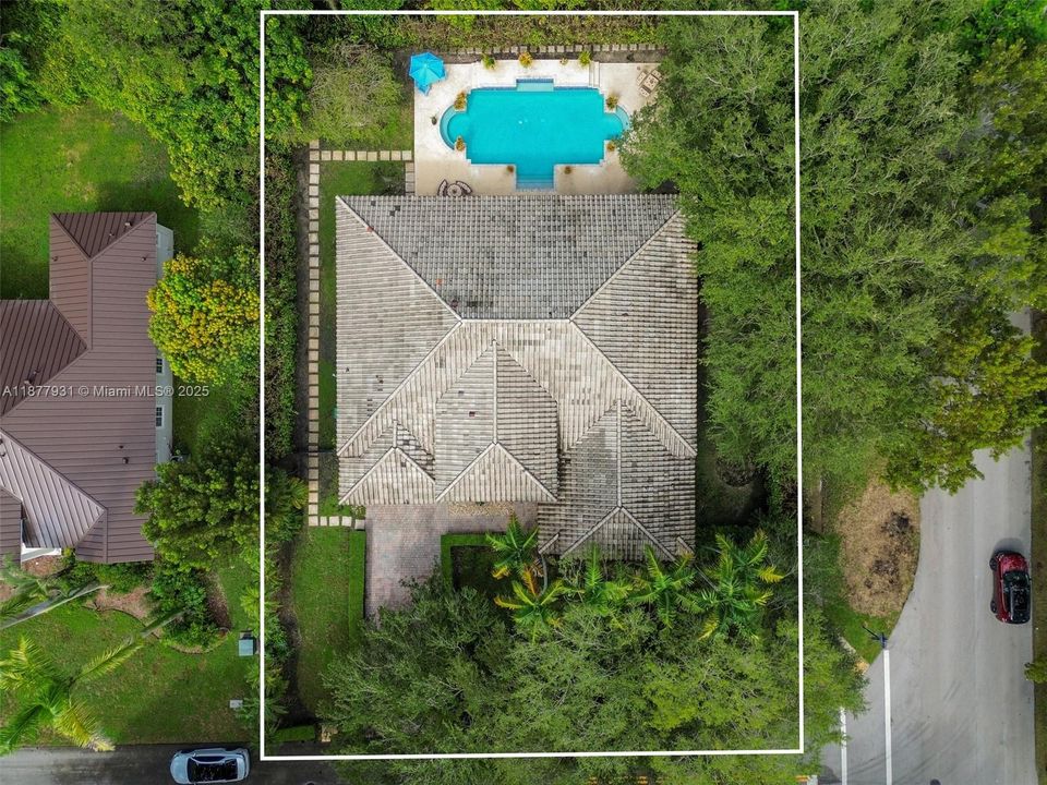 Activo con contrato: $1,424,000 (5 camas, 3 baños, 3267 Pies cuadrados)