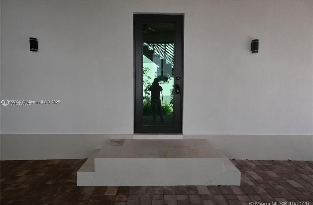 For Rent: $2,750 (2 beds, 1 baths, 2226 Square Feet)