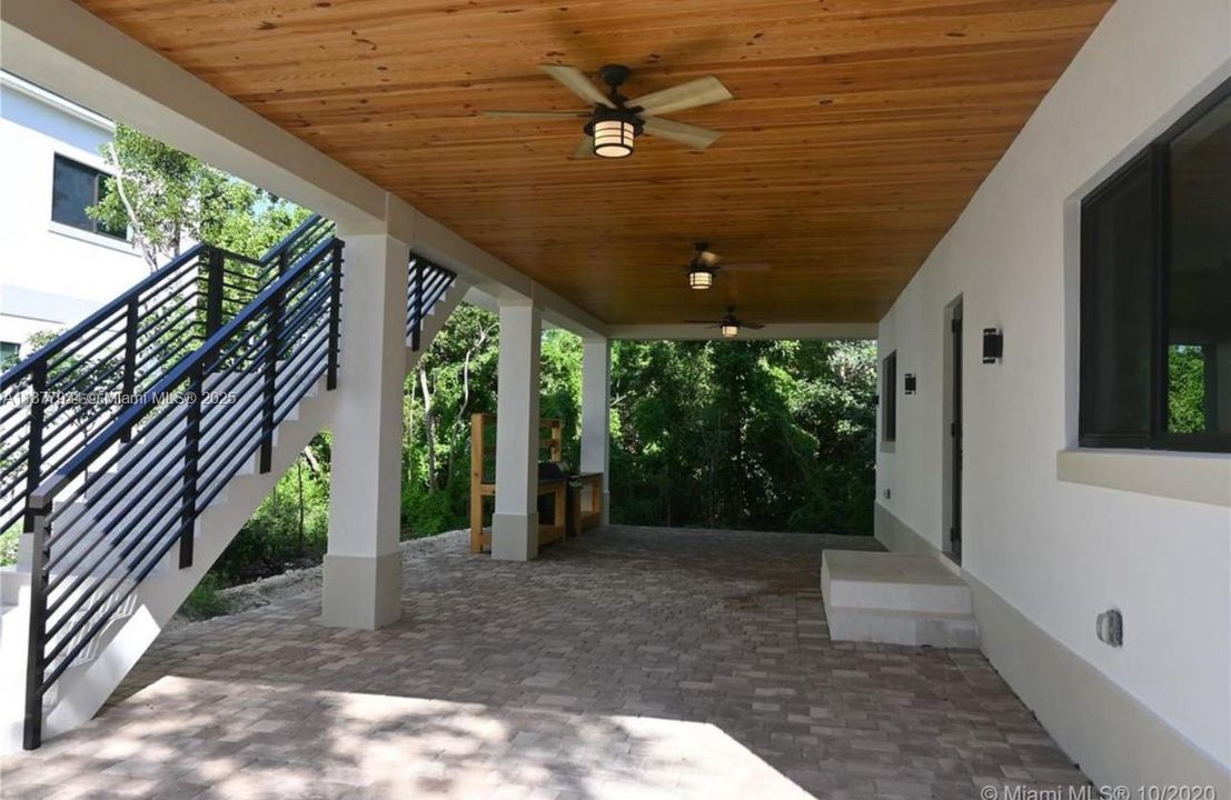 For Rent: $2,750 (2 beds, 1 baths, 2226 Square Feet)