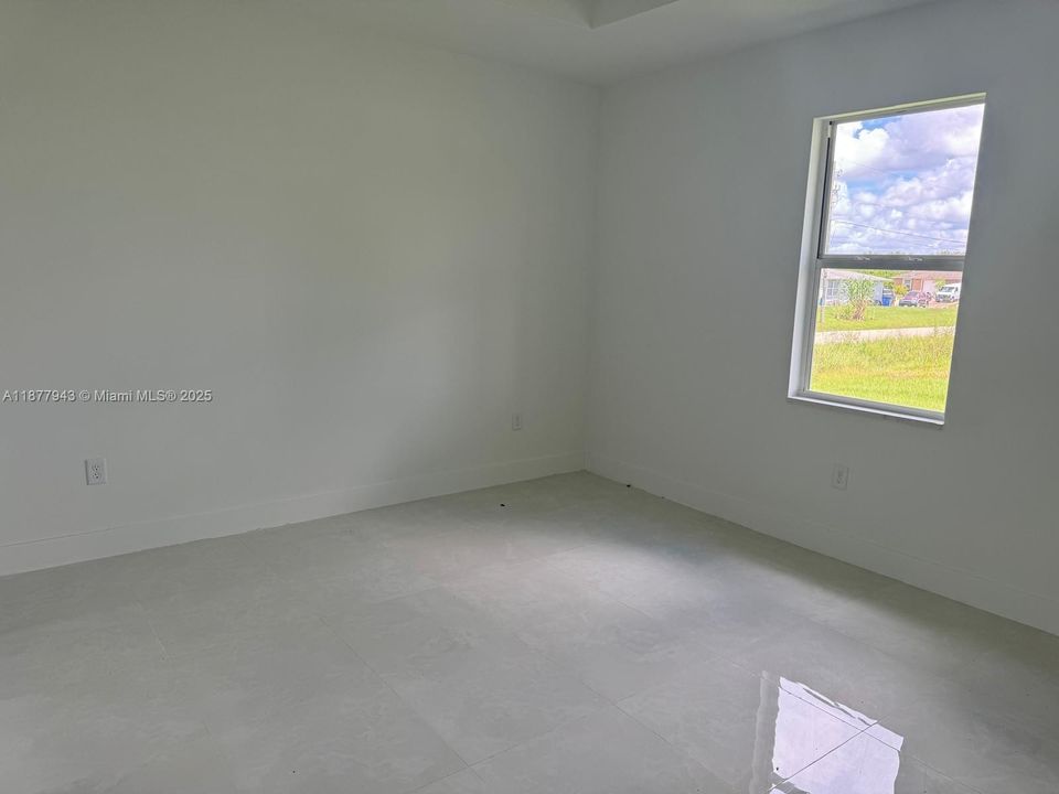 For Rent: $2,000 (3 beds, 2 baths, 1387 Square Feet)