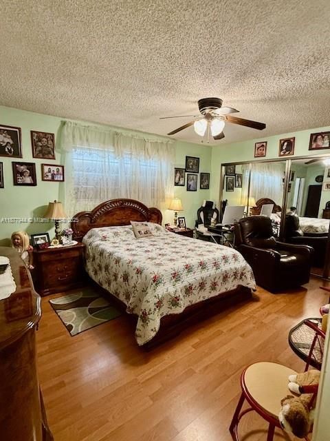 Active With Contract: $400,000 (2 beds, 2 baths, 1452 Square Feet)